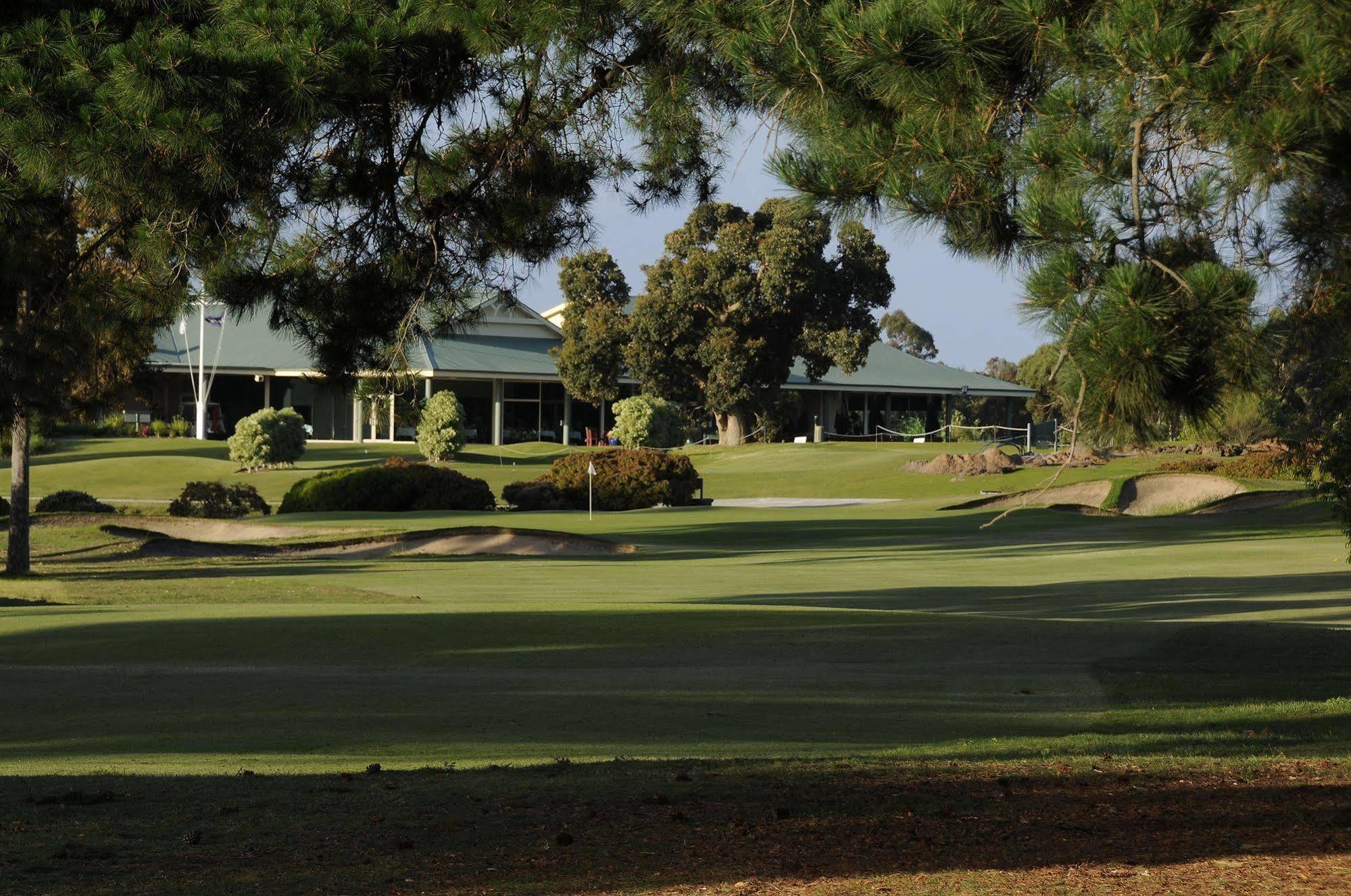 Fairways Resort Rosebud Extérieur photo